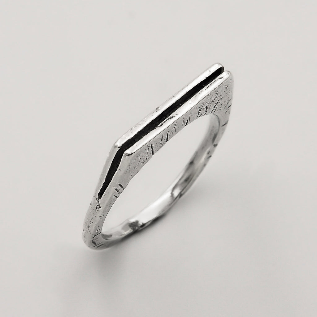 Pure Line Ring