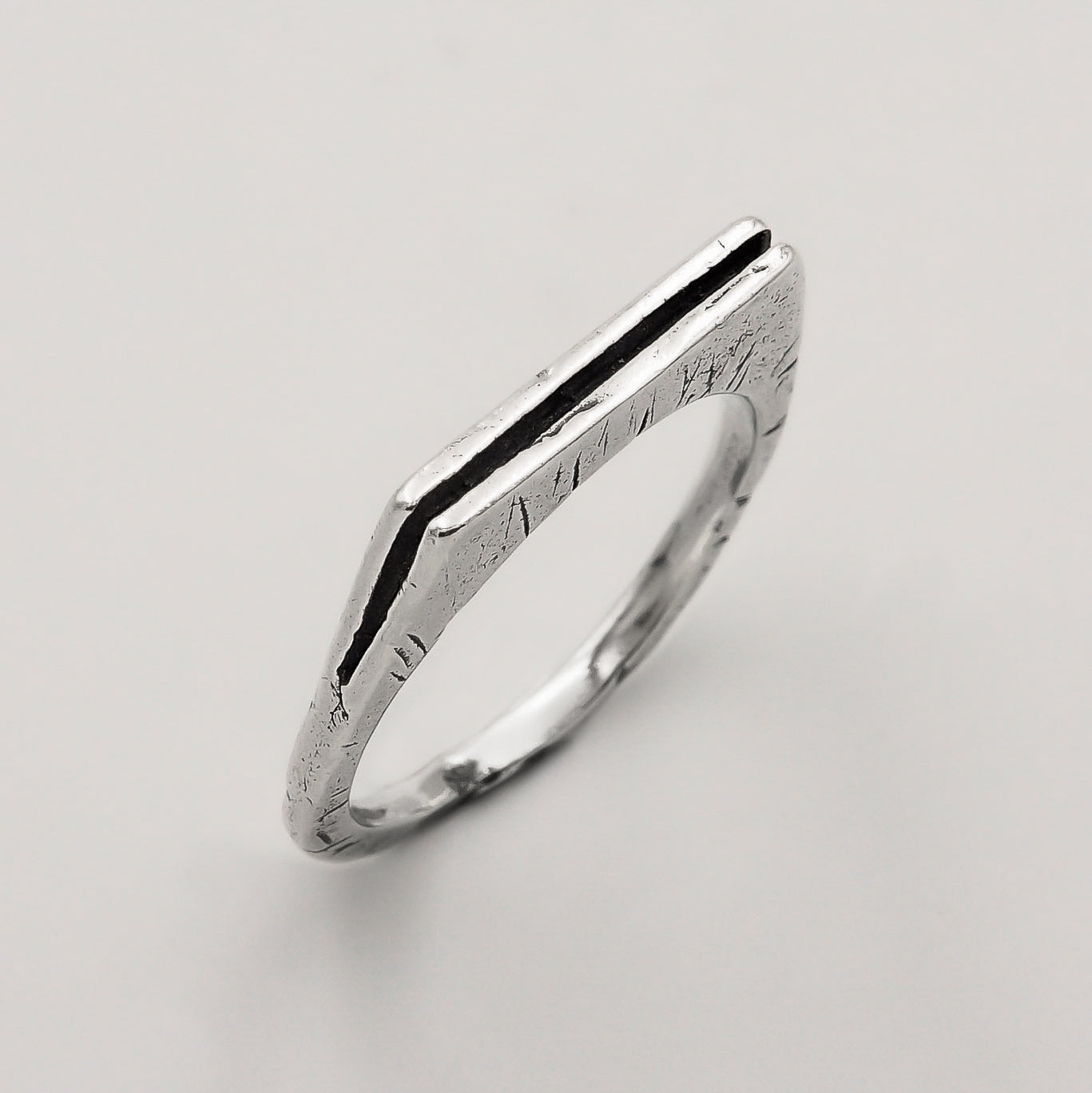 Pure Line Ring