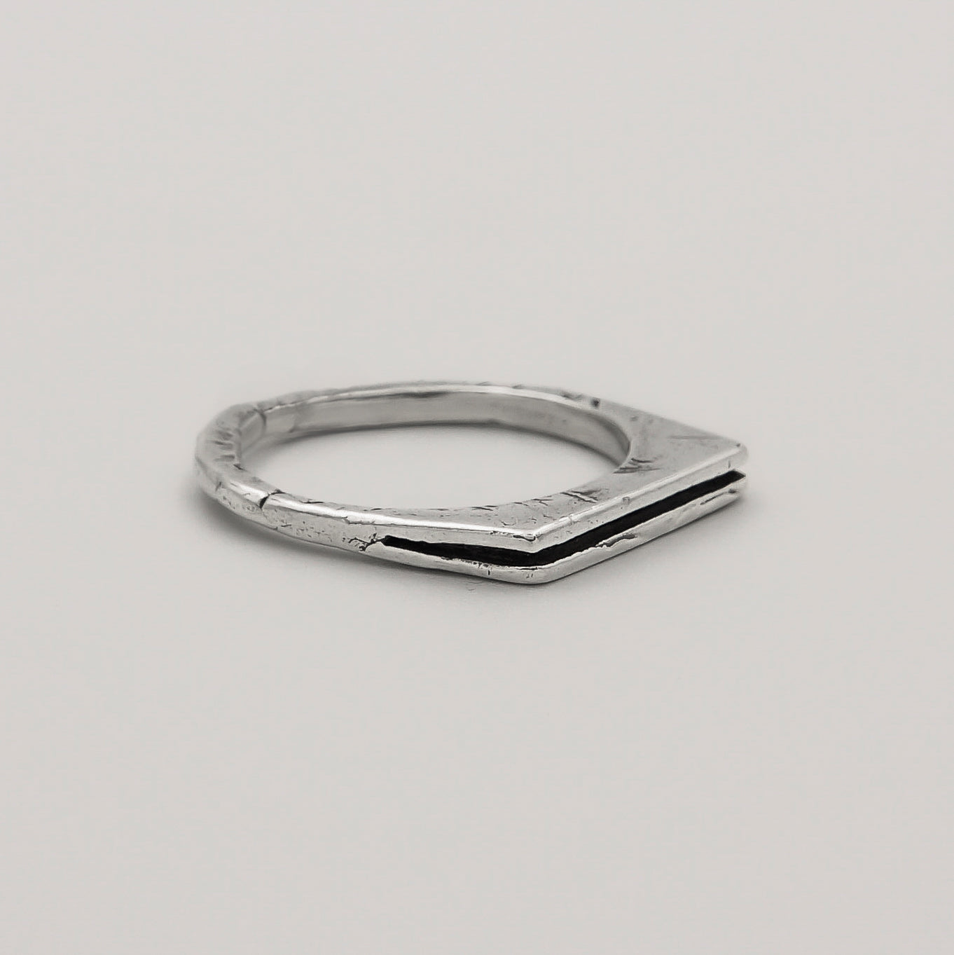 Pure Line Ring