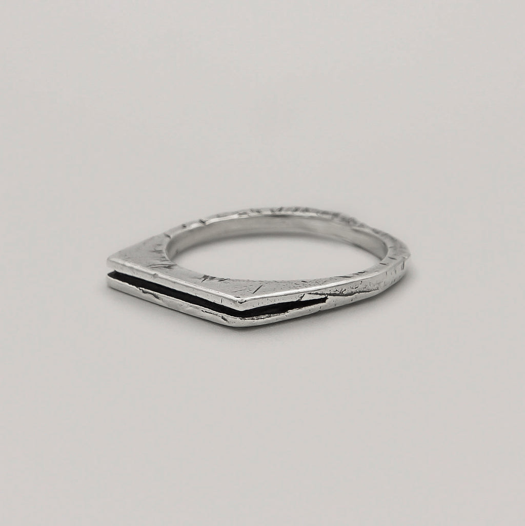 Pure Line Ring