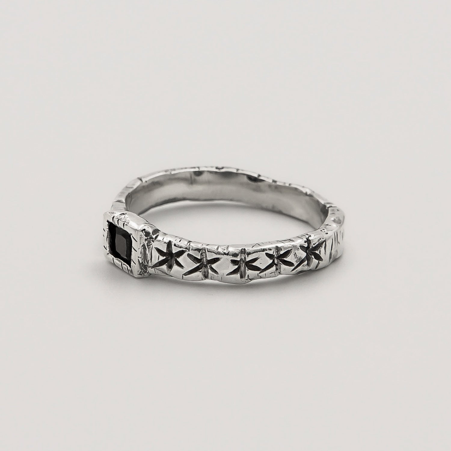 Star Line Onyx Ring