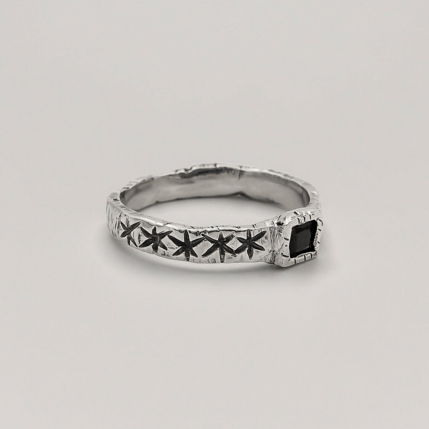 Star Line Onyx Ring