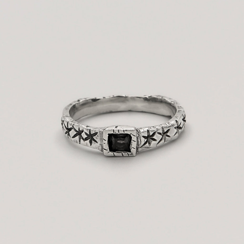 Star Line Onyx Ring