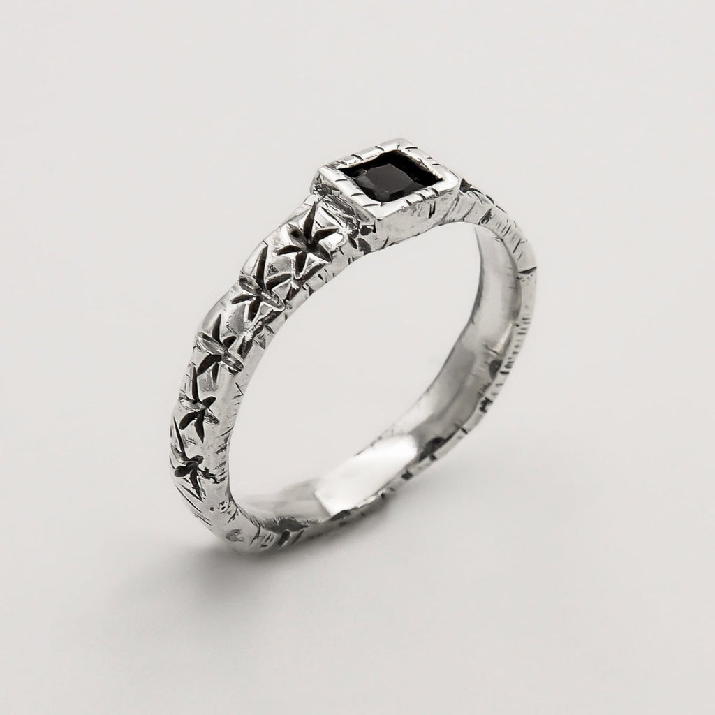 Star Line Onyx Ring