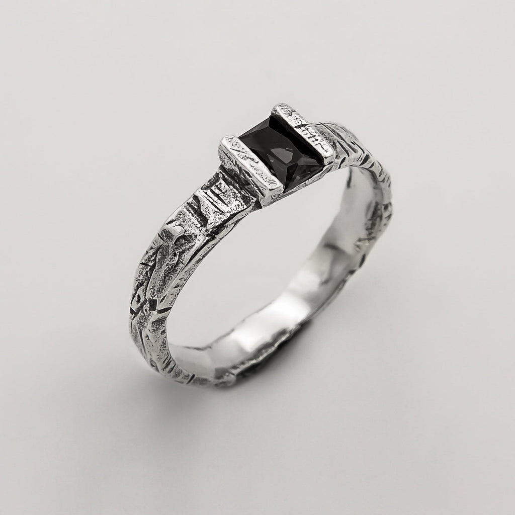 The Middle Onyx Ring