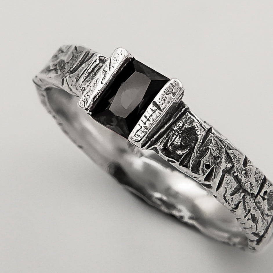 The Middle Onyx Ring