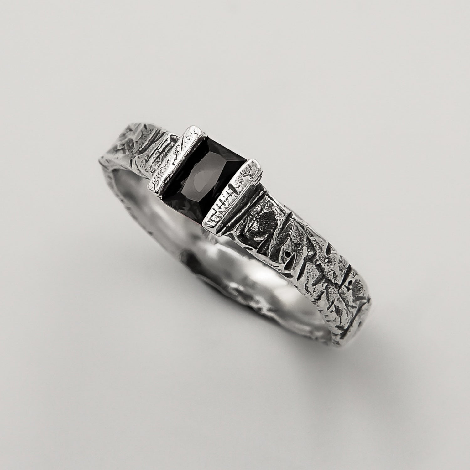 The Middle Onyx Ring